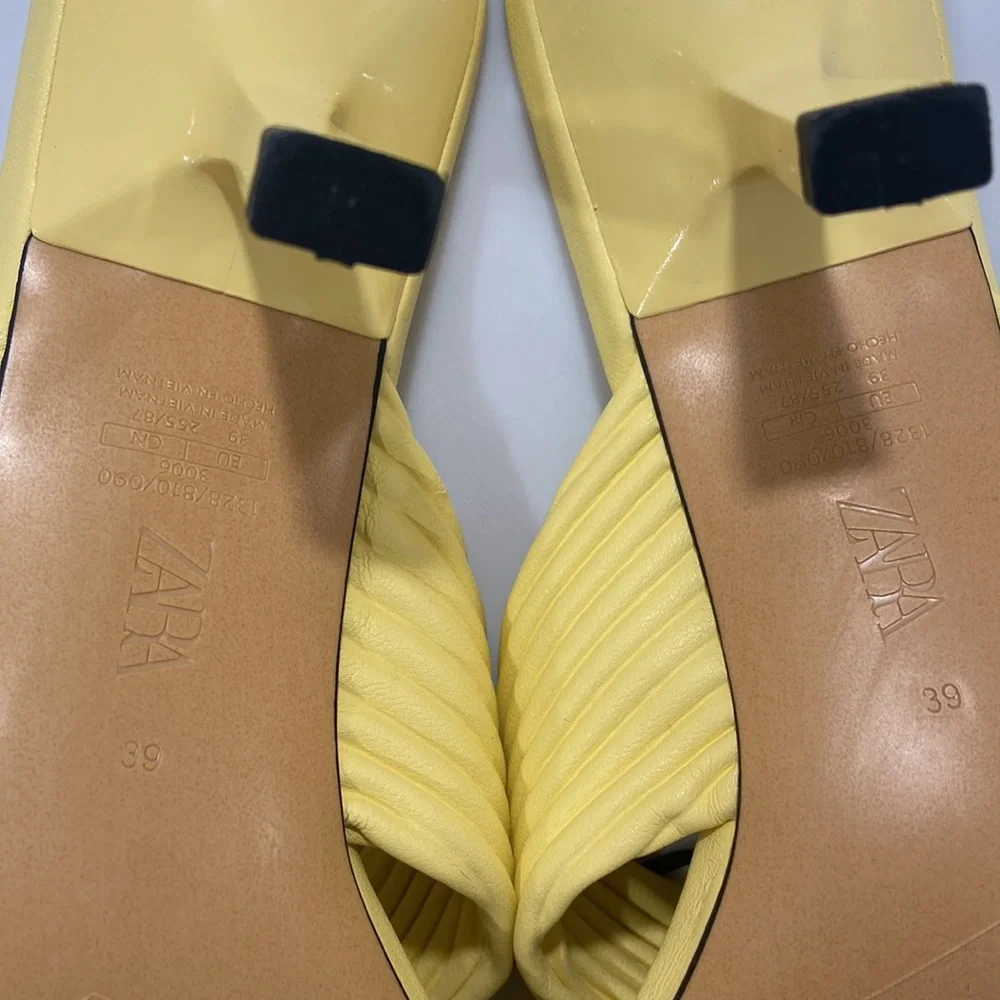 Zara bloggers fave yellow pleated square toe sandal - Picture 8 of 11